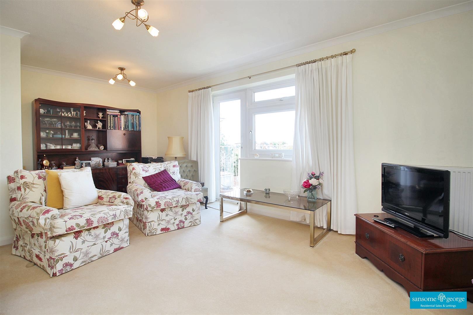 2 bed property in Bath Road, Reading
